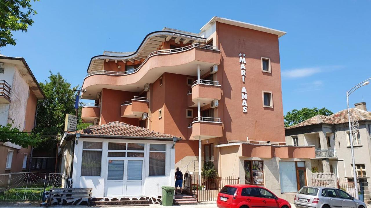 Marianas Guesthouse Obzor Exteriör bild