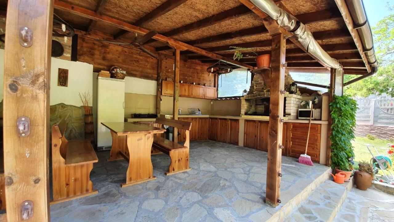 Marianas Guesthouse Obzor Exteriör bild