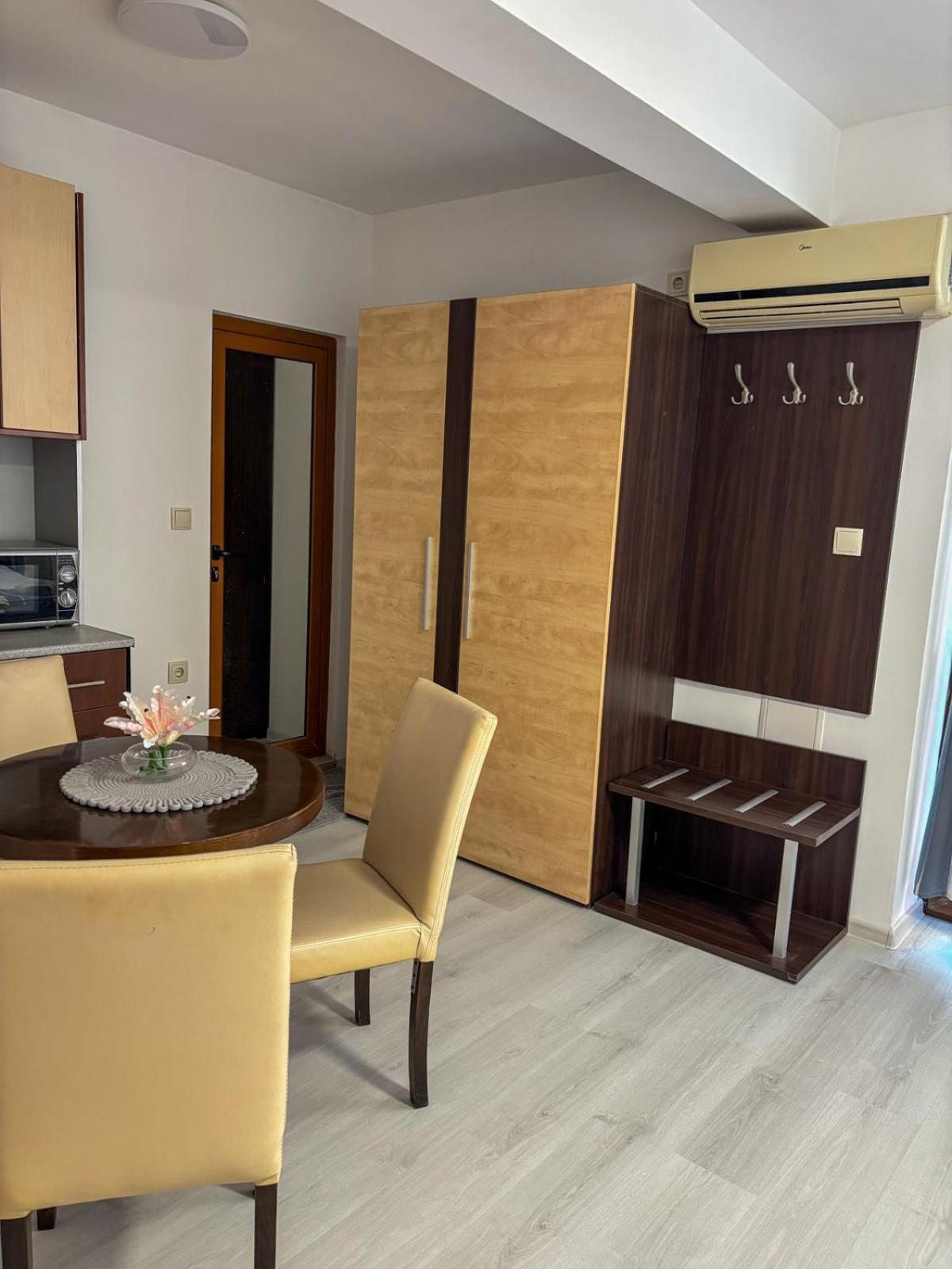 Marianas Guesthouse Obzor Exteriör bild