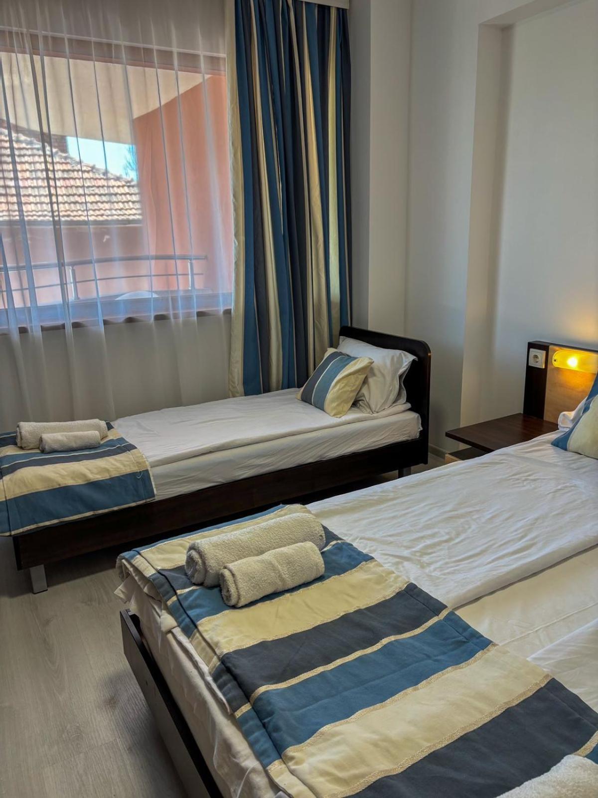 Marianas Guesthouse Obzor Exteriör bild
