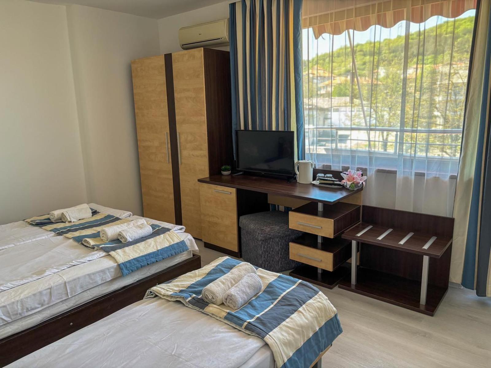 Marianas Guesthouse Obzor Exteriör bild